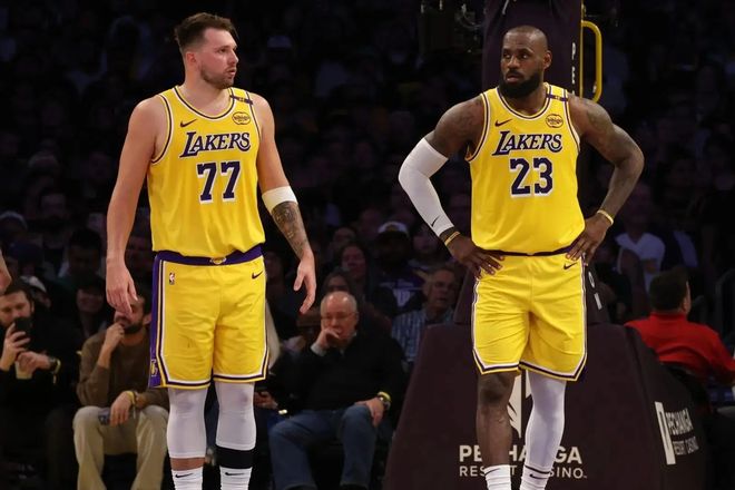 当季全明星队友数对比:哈登7位,库里5位,字母3位,老詹几位?