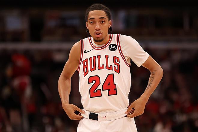 公牛再次下放乐透秀到发展联盟,在短时间内他很难出现在NBA?