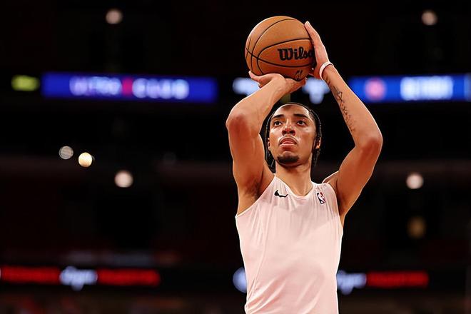 公牛再次下放乐透秀到发展联盟,在短时间内他很难出现在NBA?