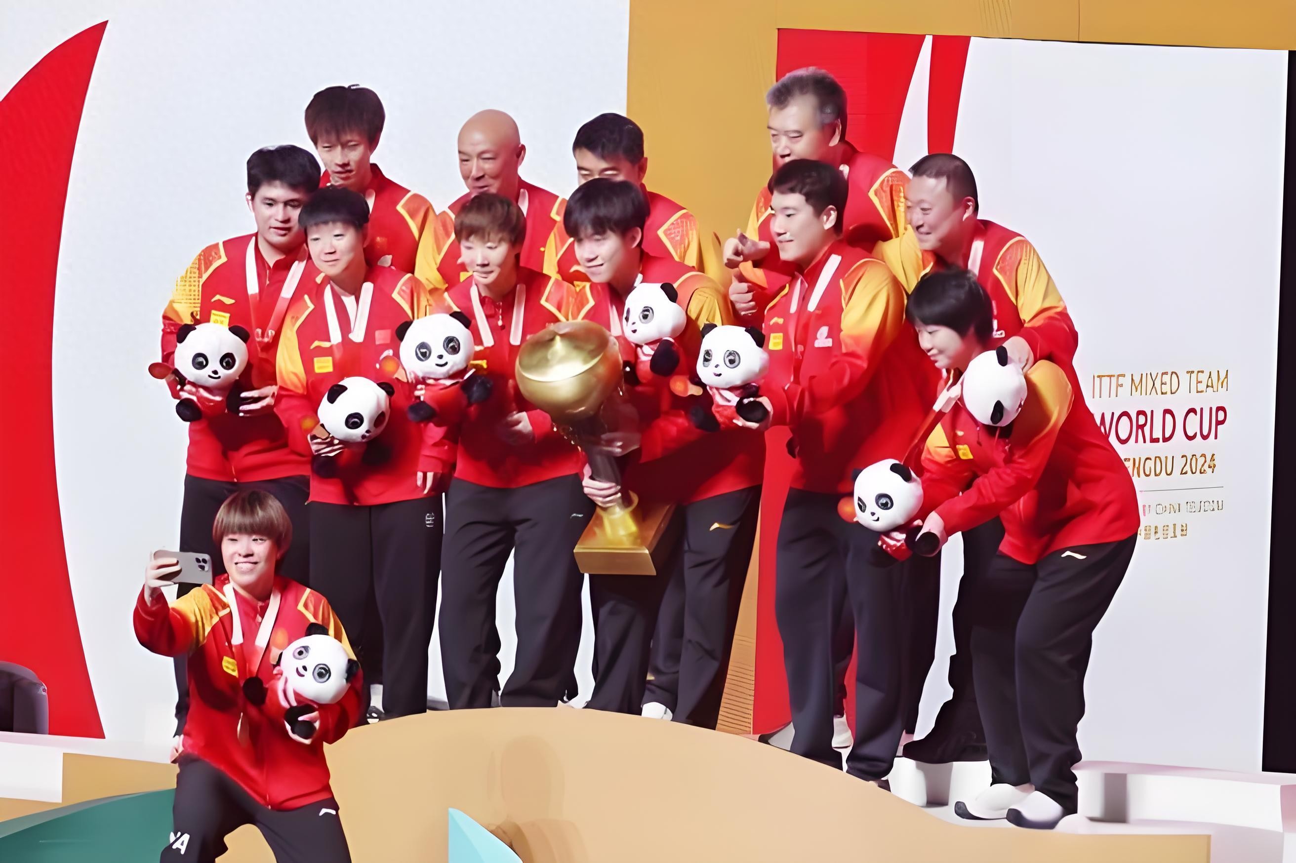 混团世界杯公布大名单引争议！2人没有想到，陈幸同、石洵瑶落选