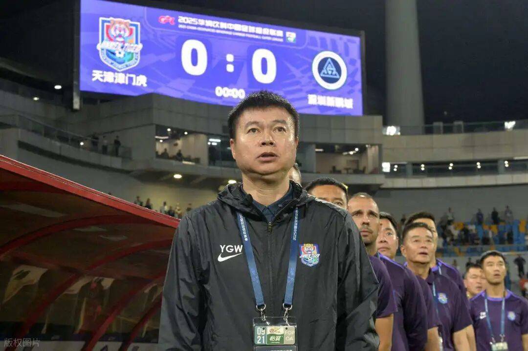 未来能成为国足新帅热门!首轮遭淘汰仍被看好,于根伟何时能圆国足帅位梦