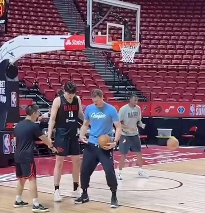 CCTV5直播,NBA开拓者PK勇士,新帅上任首战,杨瀚森有望翻身首发