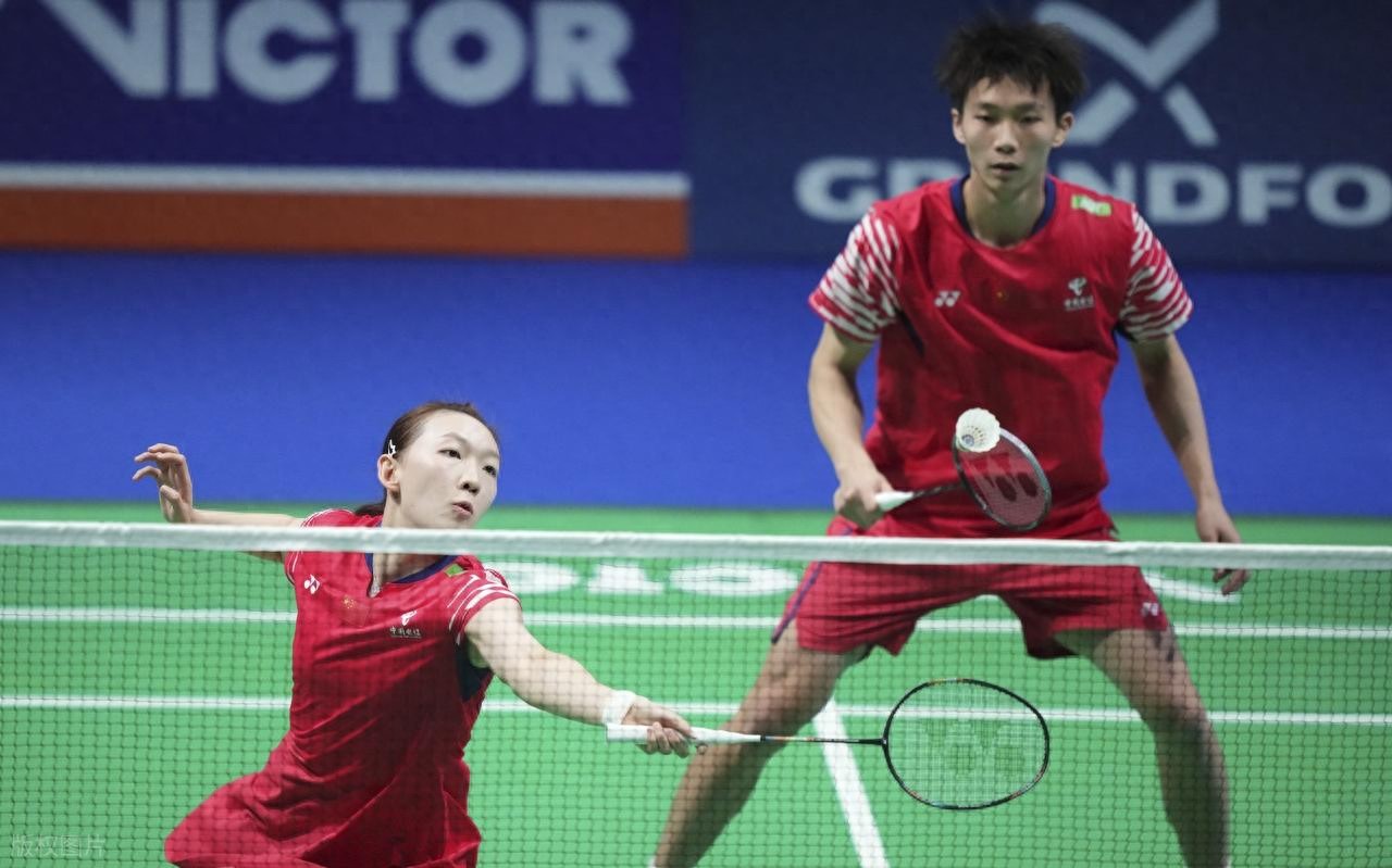 羽球爆大冷！世界第一被绝杀，国羽5人出局，凡晨组合2-0大胜日本