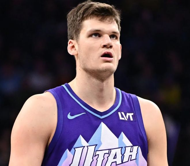 彻底谈崩！国手中锋还剩一年合同，湖人机会来了！