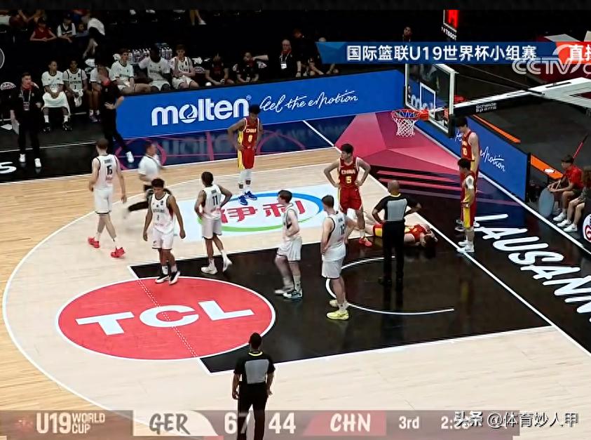 U19男篮惨负24分！多位名嘴痛批1人：谁打的好换谁休息，害怕累着