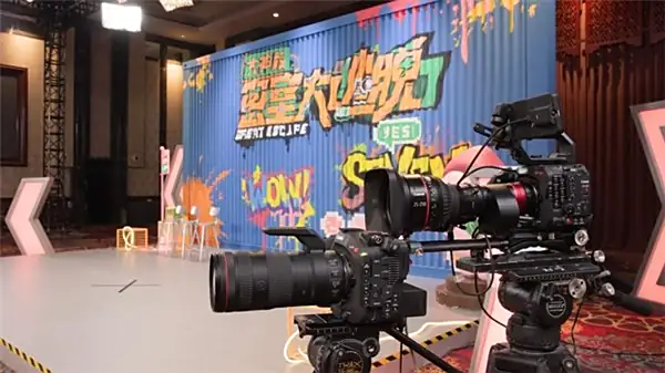 《密室大逃脱大神版 互动直播》幕后公开！佳能多机位系统打造沉浸式互动新体验