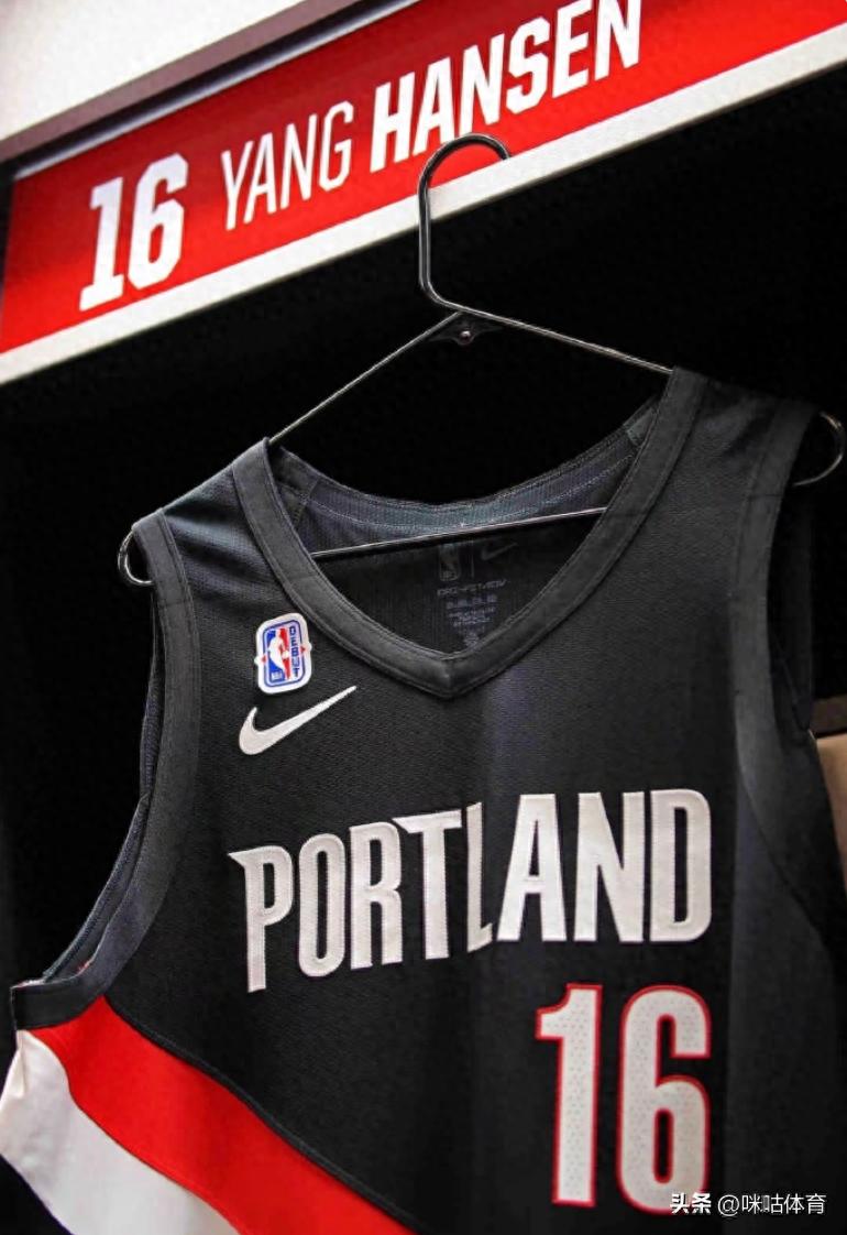 开拓者送勇士常规赛首败！杨瀚森打进首次运动战得分！