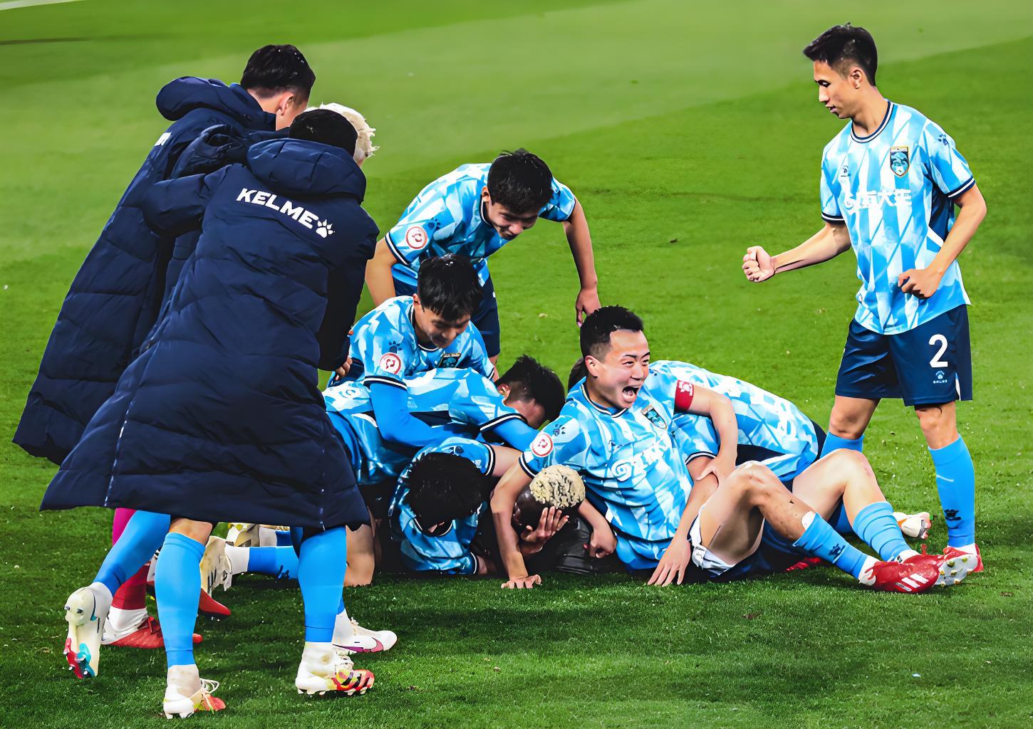 一名广州球员的足球故事,仍在继续