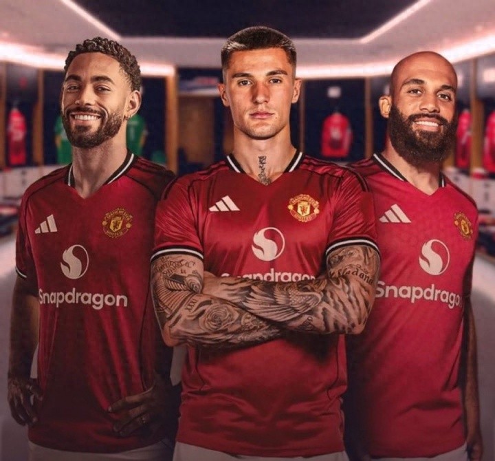 TA：曼联对新援表现非常满意，迫切希望训练的好表现能转化为赢球