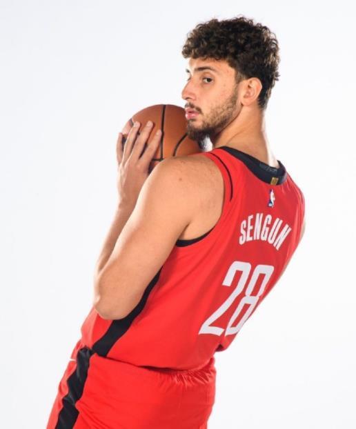 火箭3巨头配合失误!急需控卫?替补2将可交易,搭配首轮可换新核