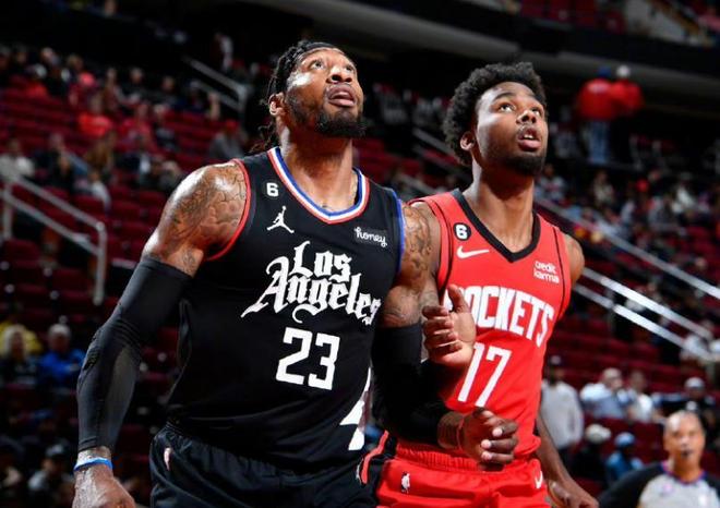 火箭3巨头配合失误!急需控卫?替补2将可交易,搭配首轮可换新核