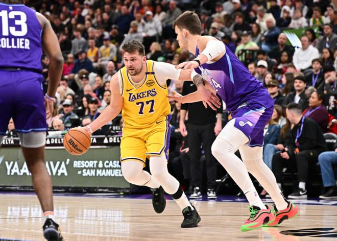 场均11+12，防守覆盖联盟第1！湖人4换1方案，这是东契奇天选搭档