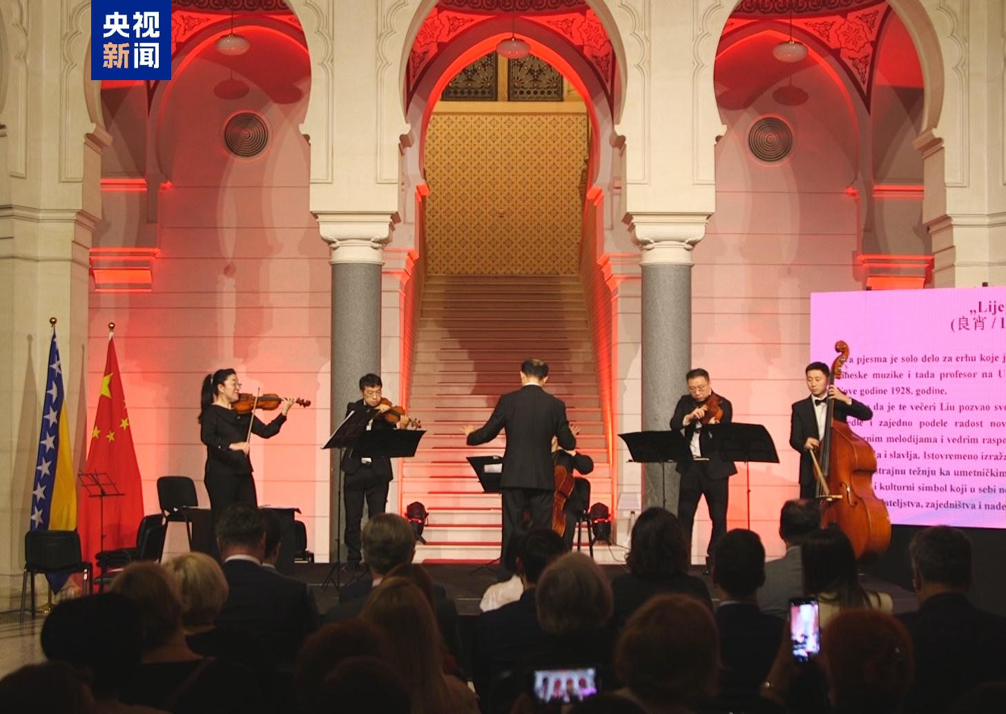 惊艳全场!中国首部8K太空纪录电影《窗外是蓝星》宣传片亮相波黑