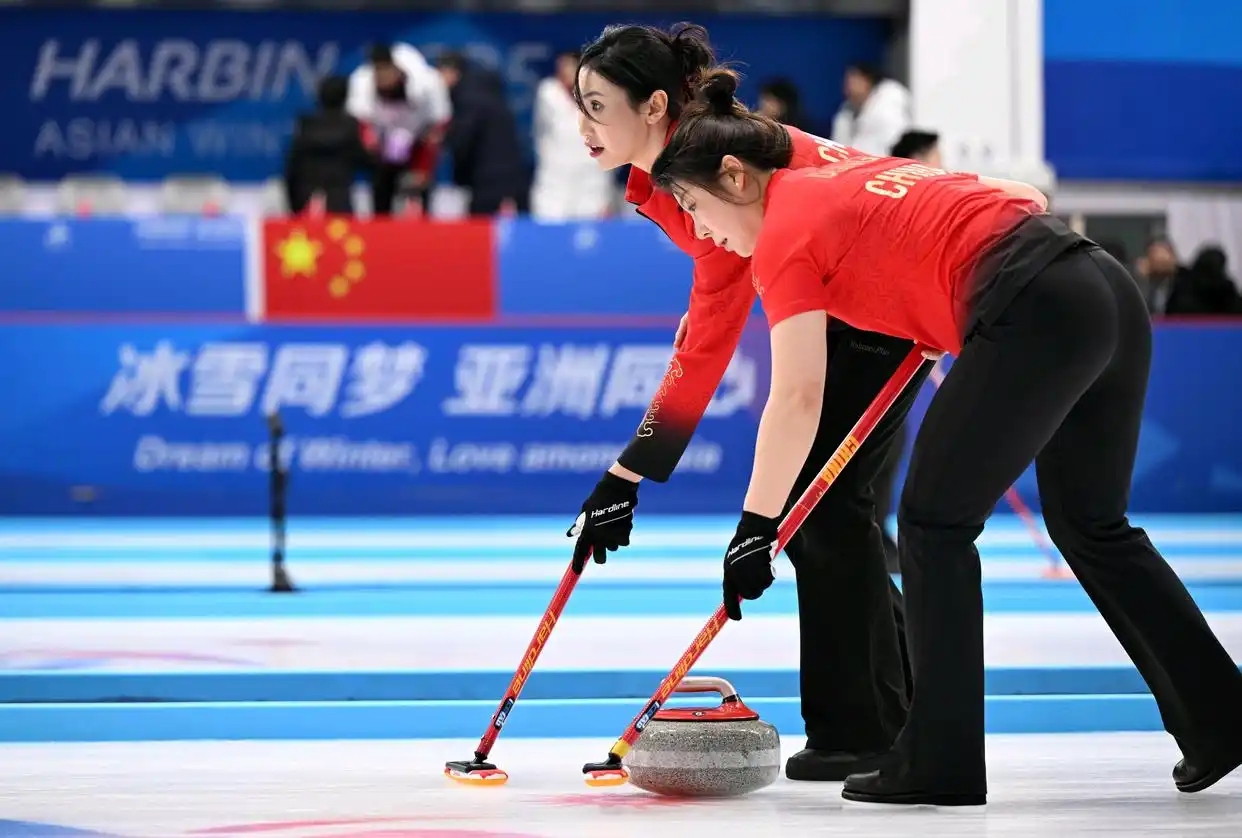 泛洲际冰壶赛落幕!卫冕冠军被日本绝杀,中国女队爆冷9连胜夺冠