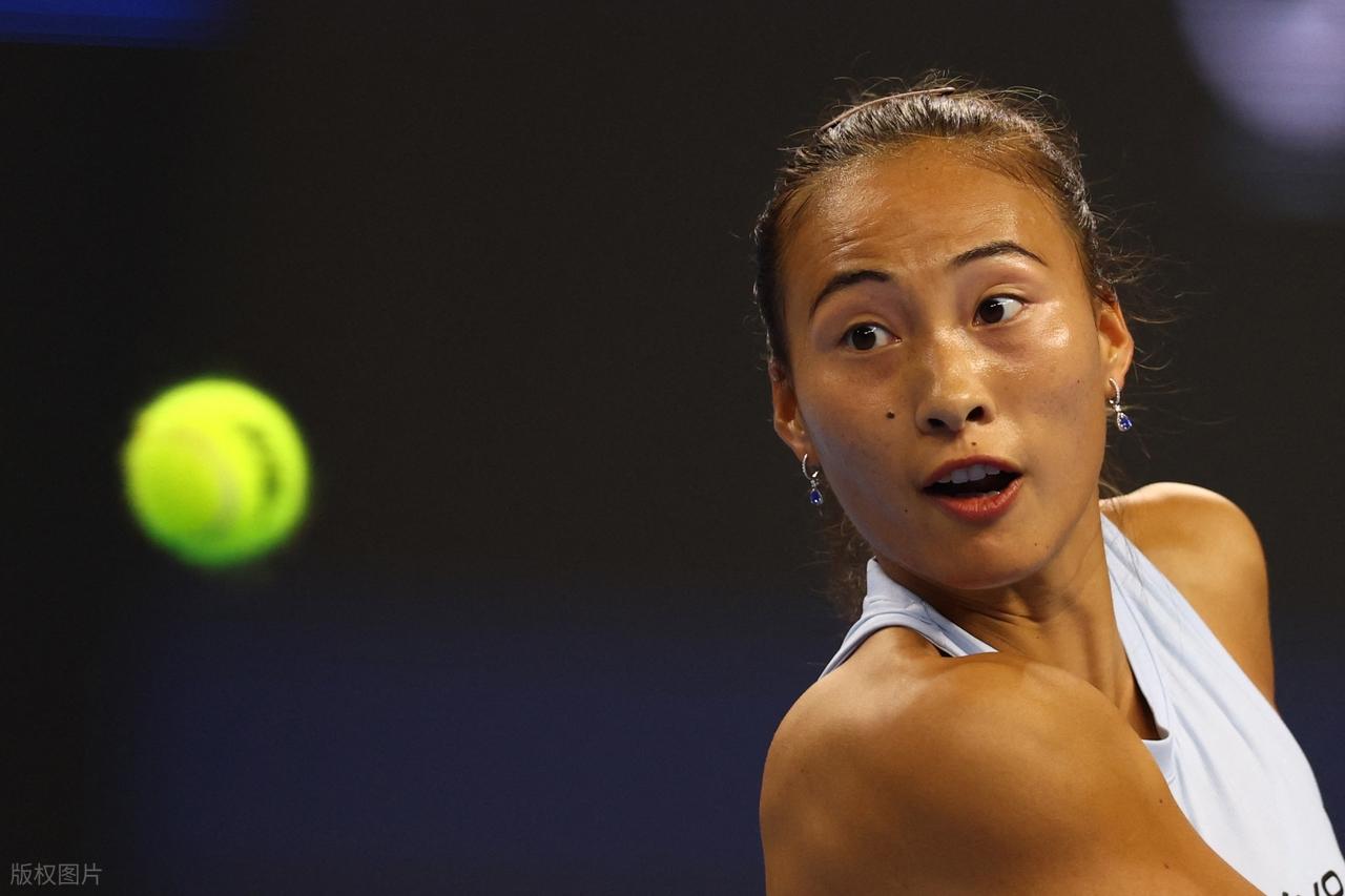 中网-郑钦文复出首秀顺利过关!2-0完胜资格赛选手 晋级32强