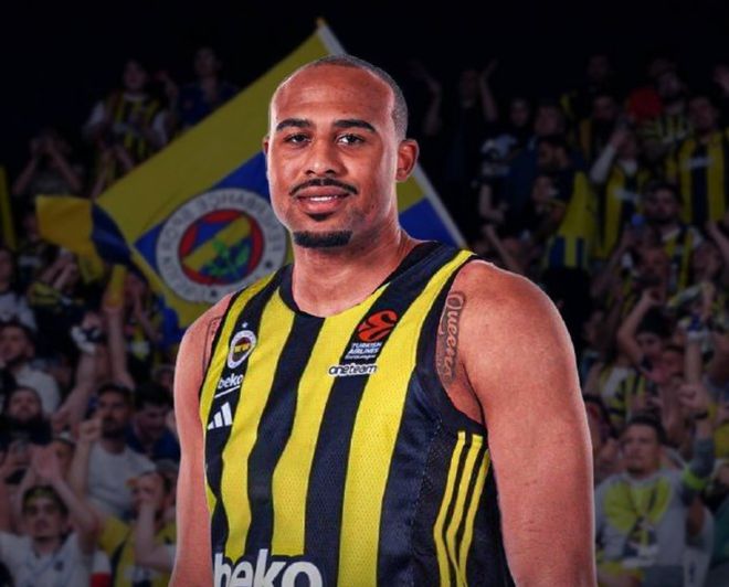 空接上篮绝杀！湖人旧将对决，塔克空砍24分！