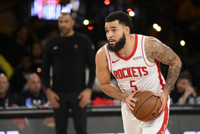 5000万美金！刚签就赛季报销，火箭很痛苦吧，拒绝哈登成了败笔