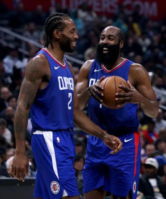 5000万美金!刚签就赛季报销,火箭很痛苦吧,拒绝哈登成了败笔