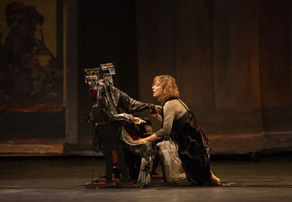 即使对上海舞台，也还是太超前了