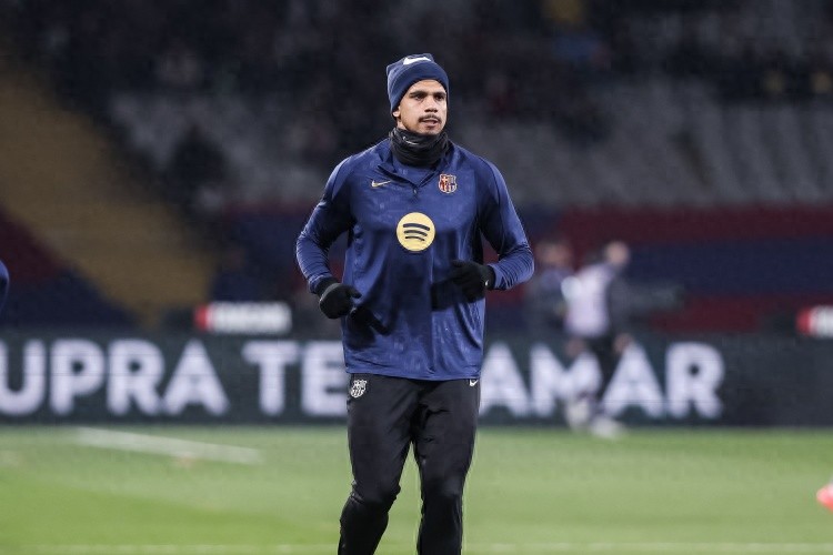 每体：预计阿劳霍今日参加巴萨合练，何时复出将根据实际情况决定