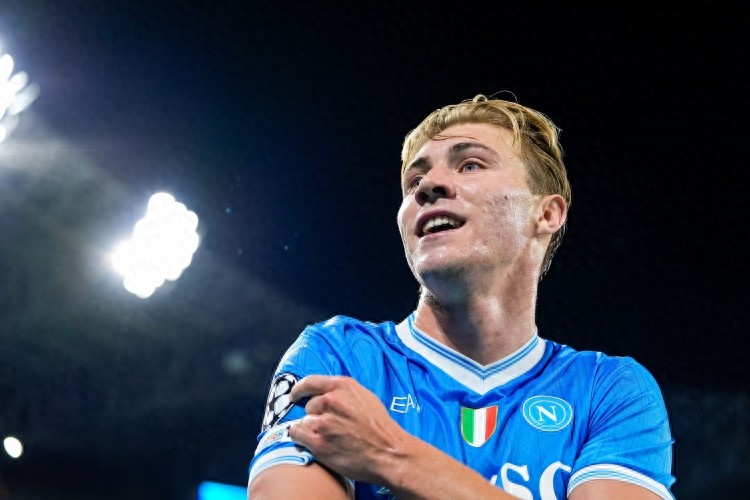 霍伊伦：面对孔蒂的邀请你只能说是，我希望帮助丹麦晋级世界杯