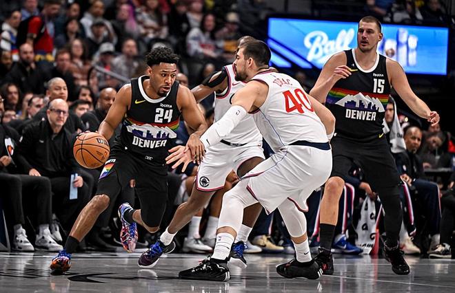 神奇已经彻底消失了!掘金还是赶紧将他踢出先发阵容吧?