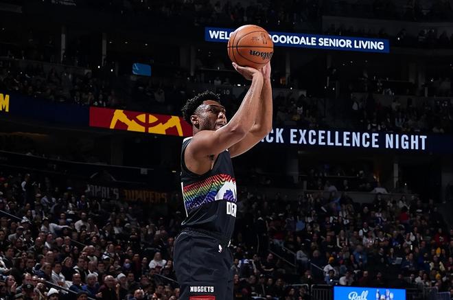 神奇已经彻底消失了!掘金还是赶紧将他踢出先发阵容吧?