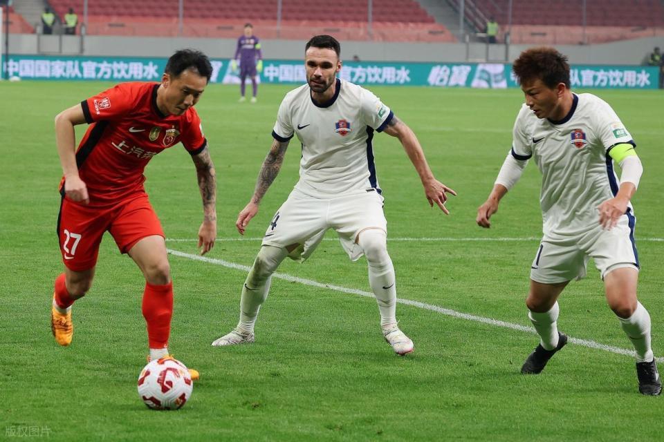 意外!大连英博官宣“重庆梅西”加盟,球迷却不乐意,吐槽声不断