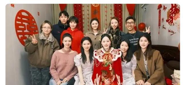 喜讯!中国女排27岁前国手与陪打教练喜结连理,郎才女貌羡煞旁人