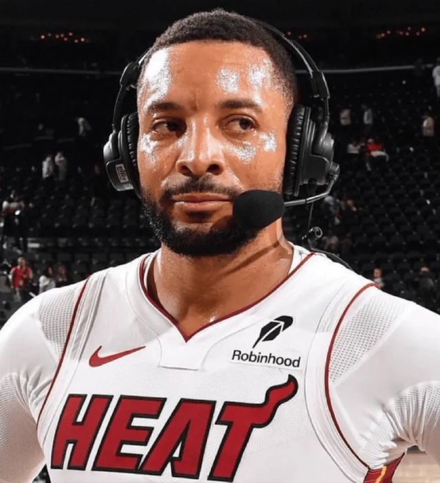 险胜!康宁汉姆空砍31+11,鲍威尔又轰36+2,快船真该保持不动啊