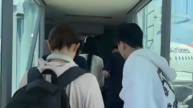 喜讯！国乒世界冠军恋情曝光，女友是日本主力，跨国恋情引热议