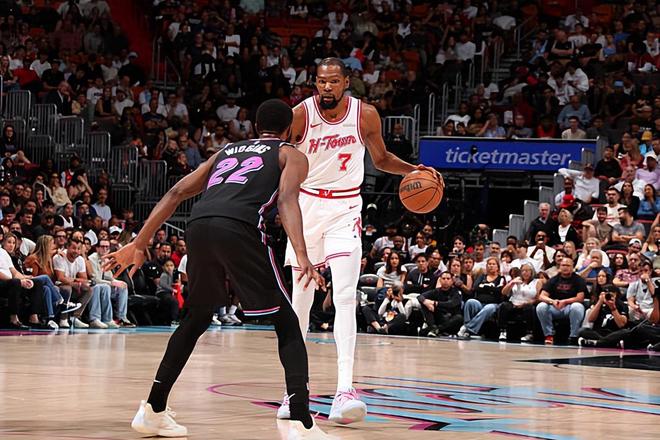 第四节打不动了！杜兰特手感下滑后火箭也就立刻遭遇崩盘了？