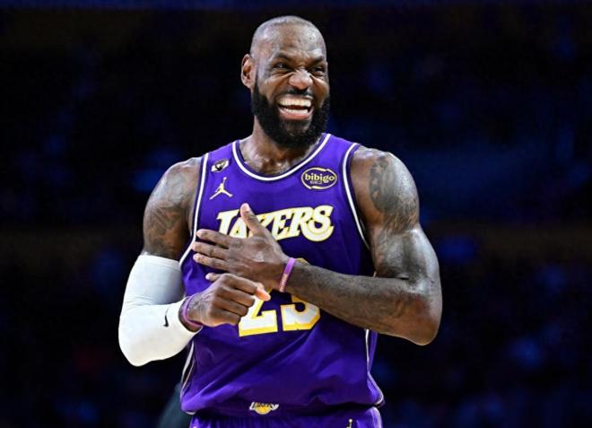 就在今天，乔丹尘封了23年的历史第一纪录，被41岁詹姆斯打破了