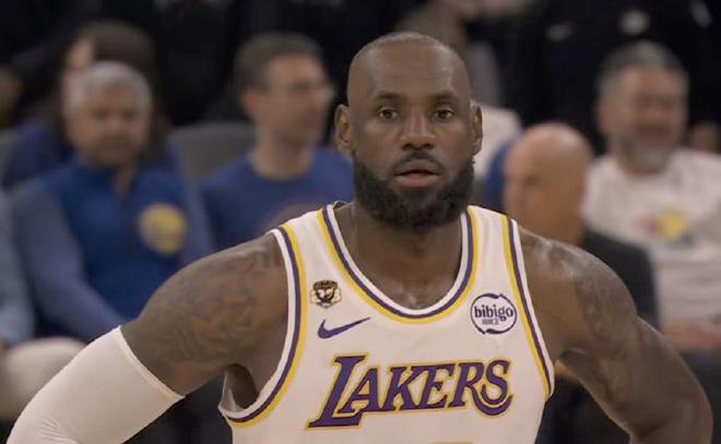 东詹48+13+17湖人终结3连败:詹姆斯连创历史 东契奇生日夜爆发