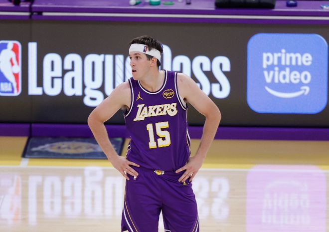 湖人128-104大胜国王 球员评价:2人优秀,6人及格,2人低迷