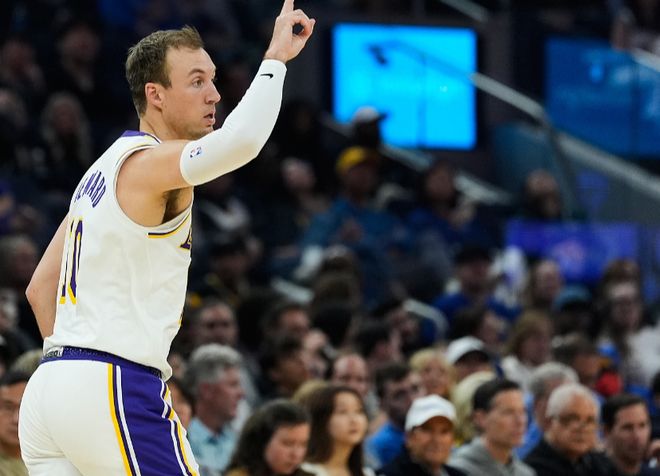 湖人128-104大胜国王 球员评价:2人优秀,6人及格,2人低迷