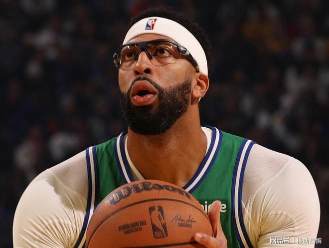 美记：浓眉NBA生涯下一站即将揭晓，目前交易谈判桌上仅剩3支球队