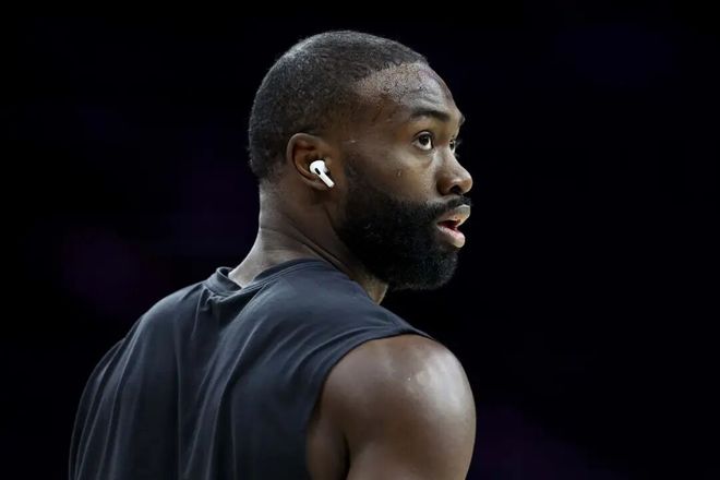 被低估了!布朗vs布伦森,谁更值得月最佳?