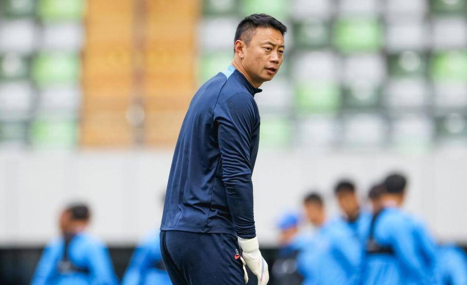意外!申花功勋教练李帅官宣离队,下一站浮出水面,或投奔上港?
