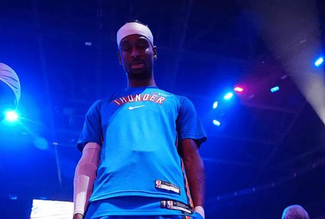 勇士惨败雷霆!三主力缺席,霍福德遮羞布,雷霆7人上双虐杀!