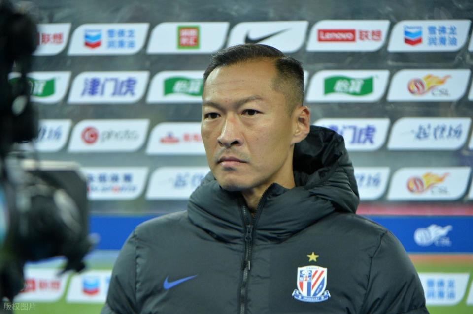 有失公允?37岁吴曦斩获中国金球奖,论数据韦世豪不服,球迷热议