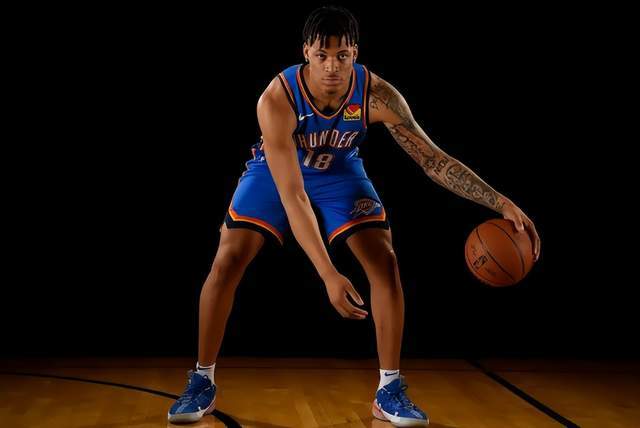 官宣!山东签强援,1米95,锋卫摇摆人,场均20分,首秀时间定了