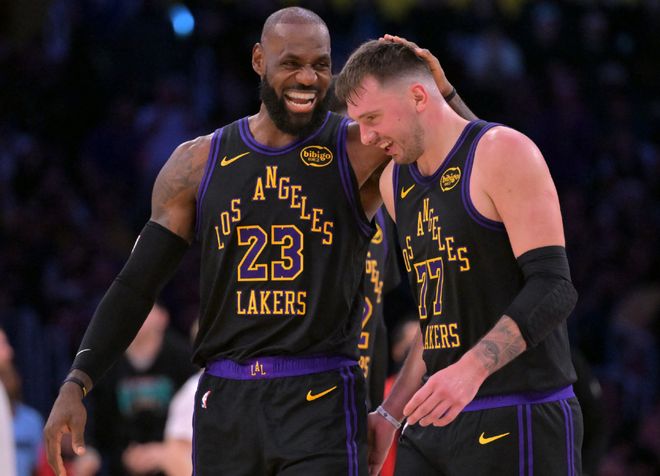 场均34分8板9助!作为NBA超巨,选择低效刷数据,你把豪门带偏了