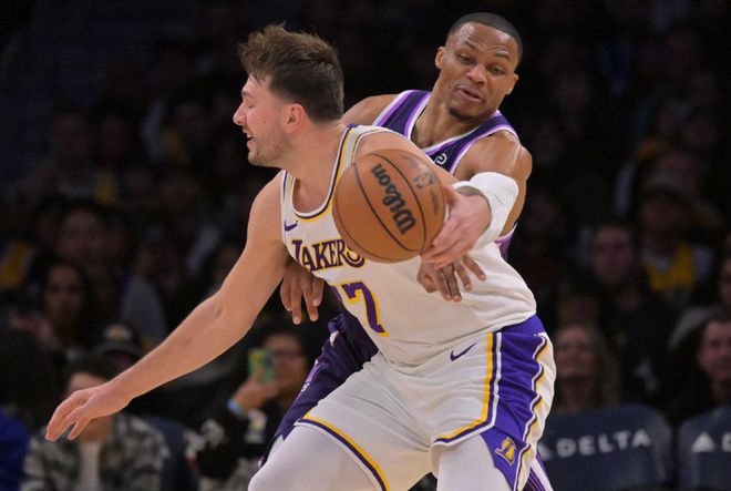 场均34分8板9助!作为NBA超巨,选择低效刷数据,你把豪门带偏了