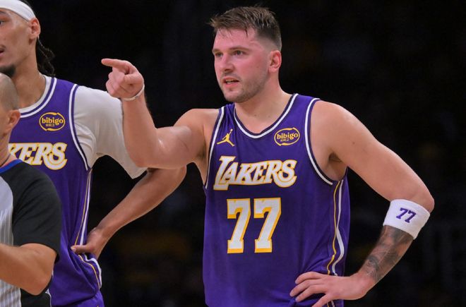 场均34分8板9助!作为NBA超巨,选择低效刷数据,你把豪门带偏了