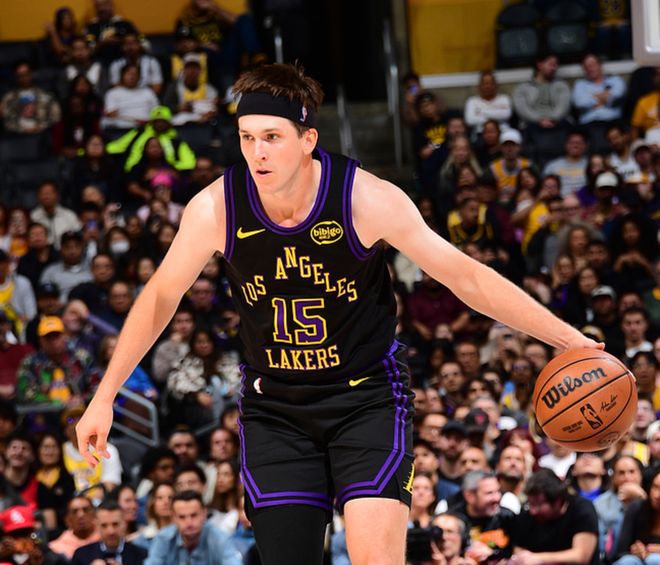 湖人110-101击败鹈鹕!东契奇创50年队史纪录,老詹创3个NBA纪录