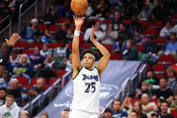 完爆了开拓者二队,但森林狼锋线新星还是没有办法得到更多机会?