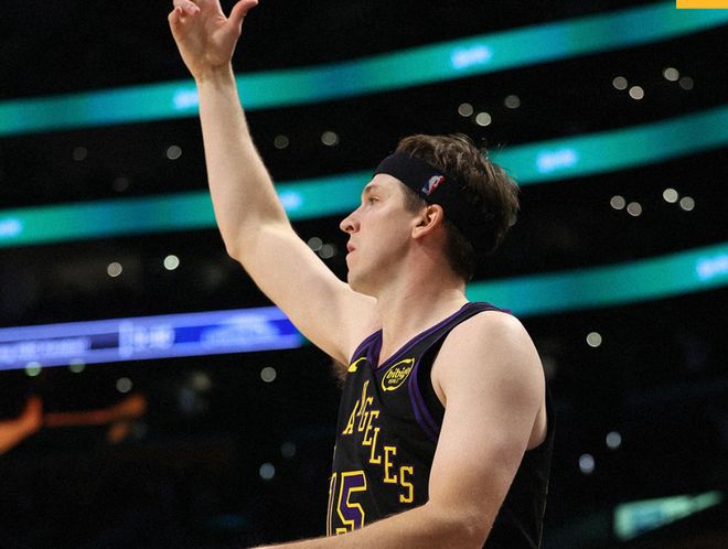 艰难!湖人逆转鹈鹕,詹姆斯21分7助斯玛特立功,但湖人暴露难题