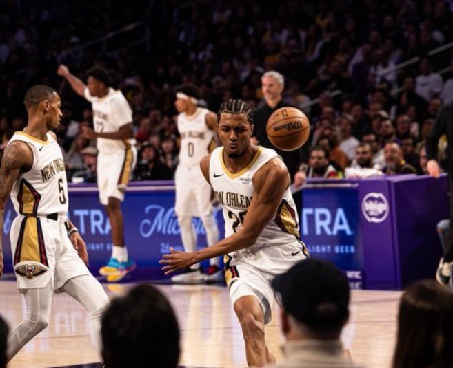 艰难!湖人逆转鹈鹕,詹姆斯21分7助斯玛特立功,但湖人暴露难题