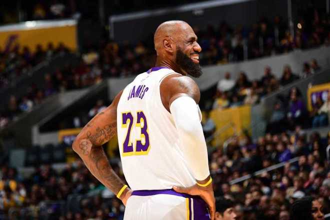 詹姆斯26+7+10:总助攻超保罗历史第二 末节主宰胜利升西部第三